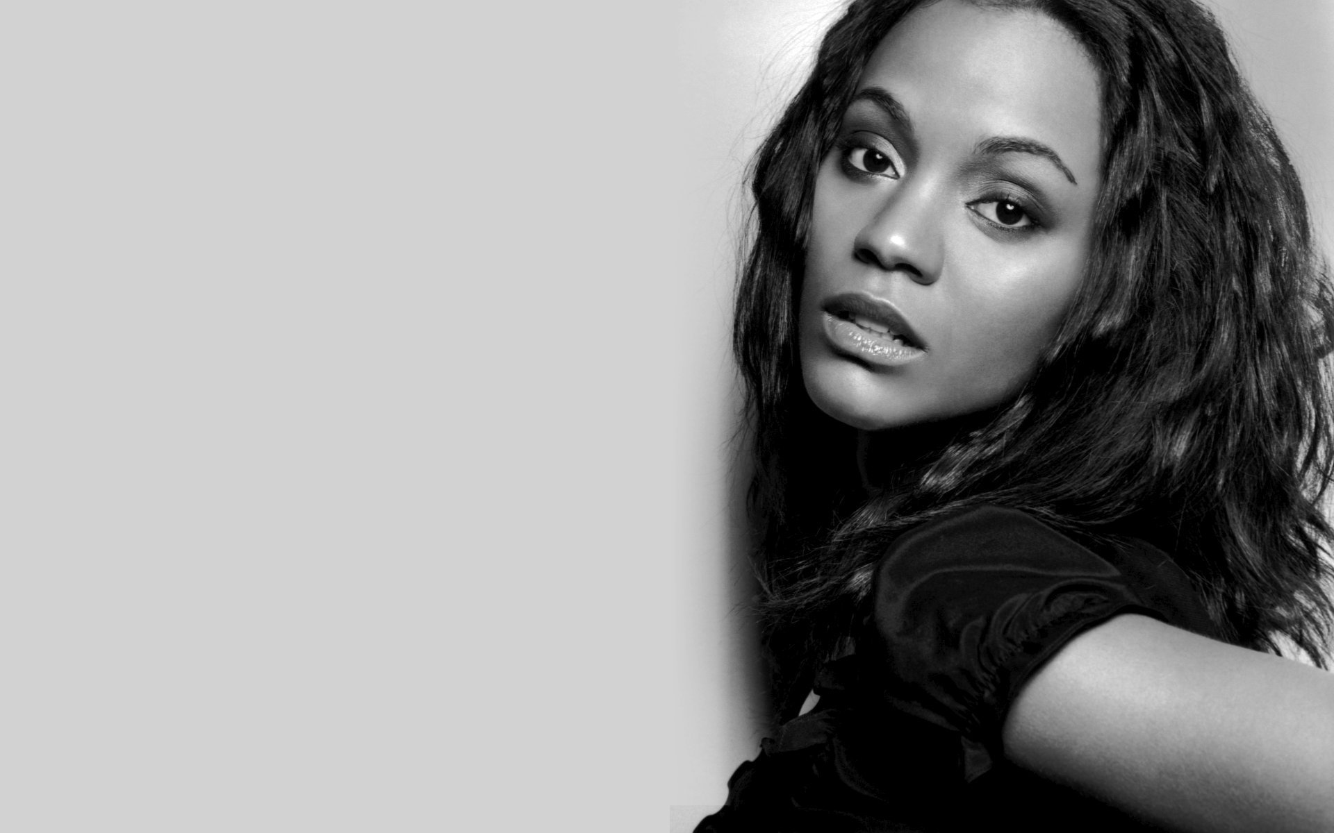http://images2.fanpop.com/image/photos/9200000/Zoe-Saldana-Widescreen-Wallpaper-zoe-saldana-9266389-1920-1200.jpg