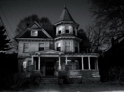 http://www.lakelopezonline.com/wp-content/uploads/2010/10/Creepy-Houses-041.jpg