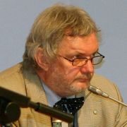 http://images.zeit.de/politik/ausland/2013-04/Ralf-Trapp/Ralf-Trapp-180xVar.jpg